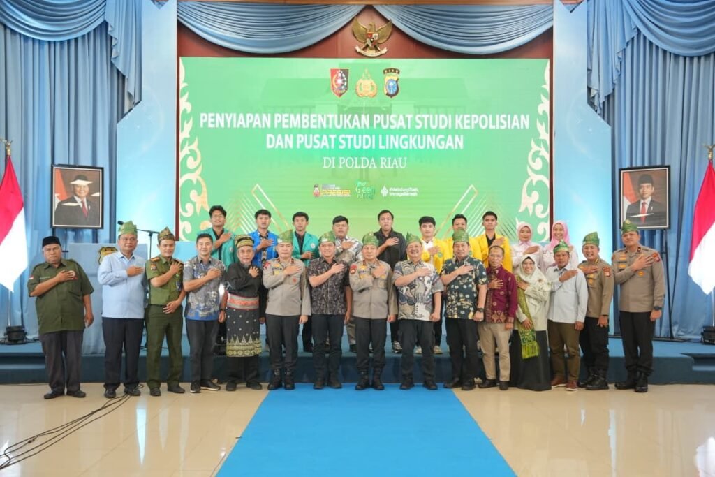 Pembentukan Pusat Studi Kepolisian dan Lingkungan di Polda Riau menjadi inovasi yang memperluas spektrum kajian kepolisian