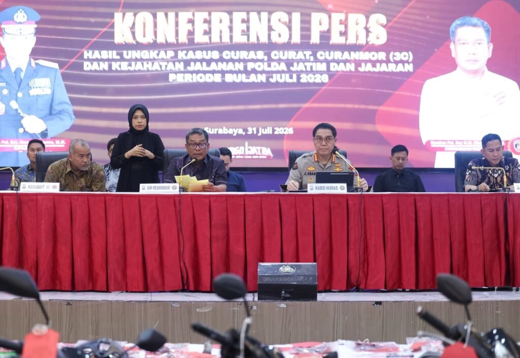 Hasil ungkap kasus selama Juli 2026 oleh jajaran Polda Jatim meliputi 98 kasus pencurian dengan pemberatan (curat), 29 kasus pencurian dengan kekerasan (curas), dan 51 kasus pencurian kendaraan bermotor (curanmor).