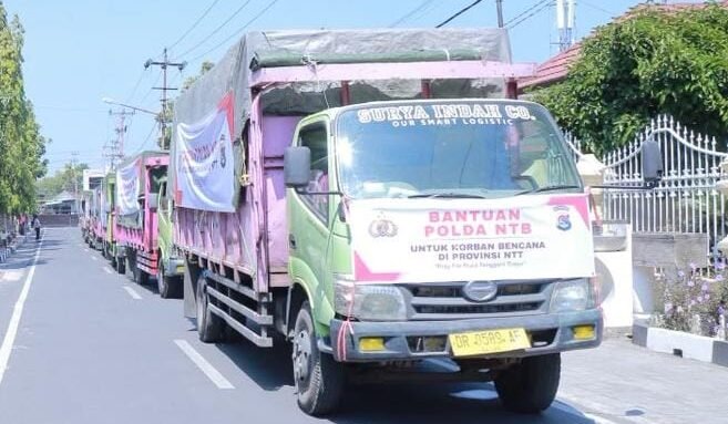 Polda Jawa Timur mengerahkan sembilan truk yang membawa bantuan sosial sekaligus dukungan operasional berupa dua kendaraan dapur lapangan dan dua unit water treatment. Polda Jatim juga mengirimkan 31 personel Satbrimob, empat personel Ditpolairud serta enam personel tim psikologi dan trauma healing