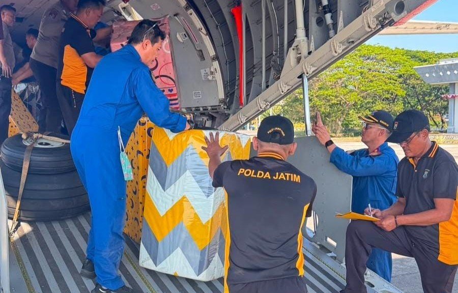 Polri Kembali Salurkan Bantuan Kemanusiaan bagi Warga Terdampak Gempa NTT