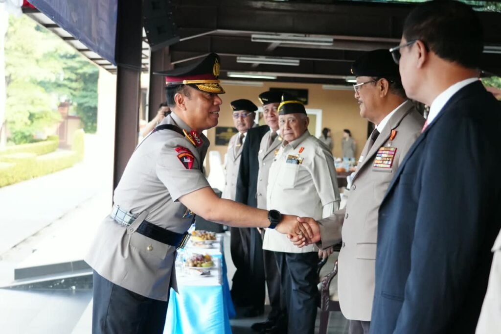 Para mantan pimpinan Polri pernah menghadapi tantangan sesuai zamannya. Kini, generasi Polri saat ini menghadapi tantangan yang berbeda, mulai dari dinamika keamanan, perkembangan teknologi, perubahan sosial, hingga tuntutan masyarakat terhadap pelayanan Kepolisian yang semakin baik