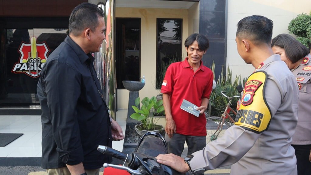 Atas perbuatannya, tersangka disangkakan Pasal 477 ayat (1) huruf e KUHP dan atau Pasal 476 KUHP. Sementara tersangka yang terlibat penadahan disangkakan Pasal 591 huruf a KUHP