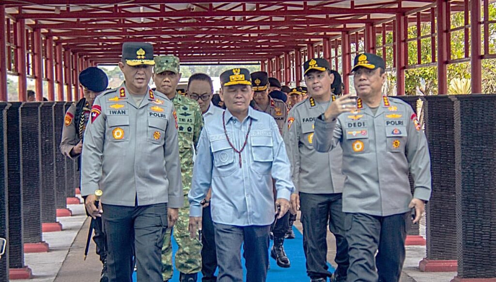 Dari Palangka Raya, Wakapolri Bersama KSAD Pastikan Kesiapan Pasukan Tangani Karhutla