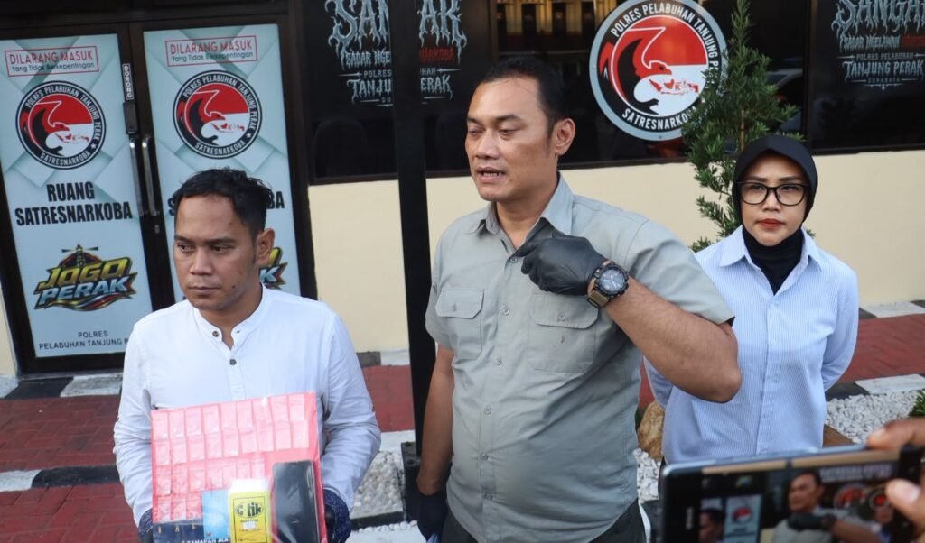 Polres Pelabuhan Tanjung Perak Amankan Residivis Pengedar Narkoba Sita 89,81 Gram Sabu