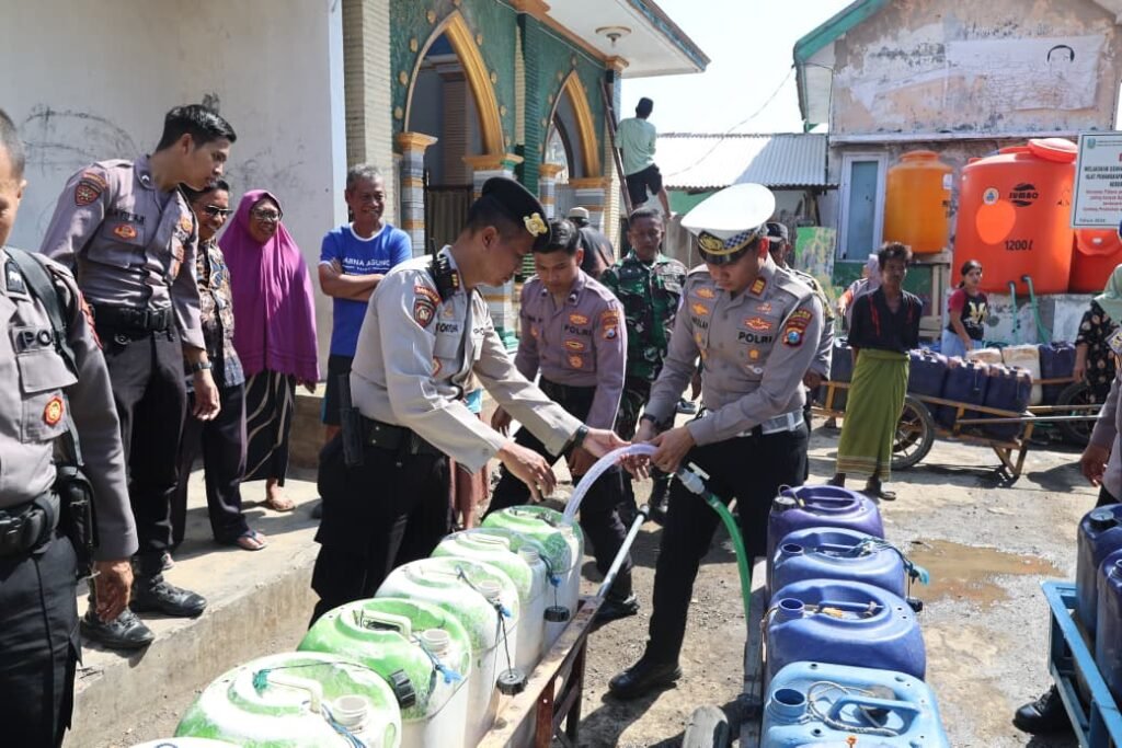 Kawasan pesisir Panggungrejo dipilih lantaran sebagian besar warganya kerap mengalami keterbatasan sumber air tawar dan distribusi air PDAM