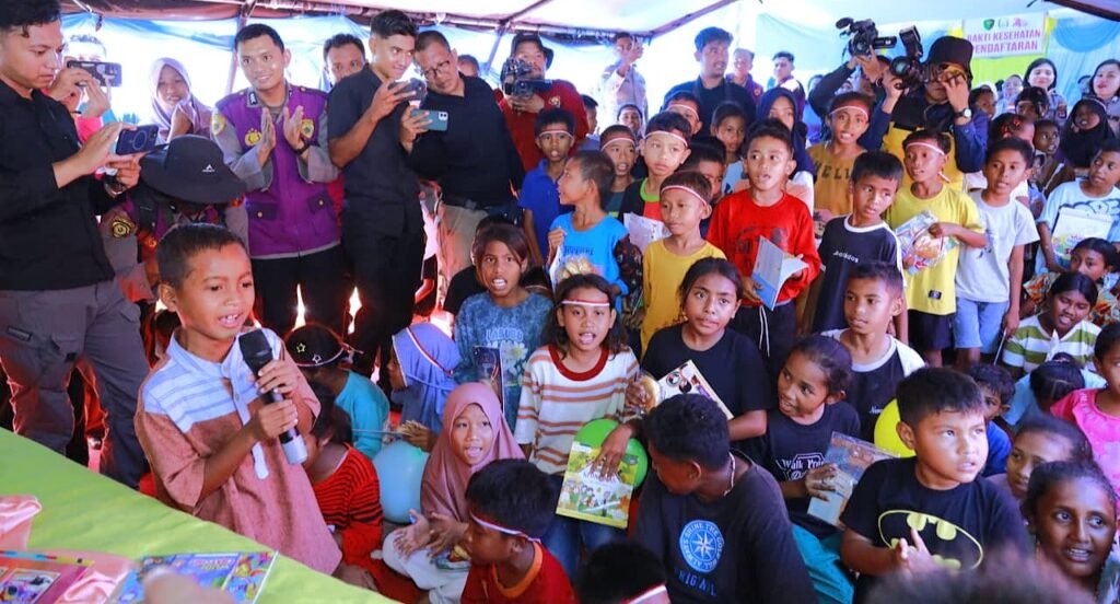 Ketua Umum Bhayangkari Gelar Bakti Sosial & Bakti Kesehatan bagi Pengungsi Gempa Flores