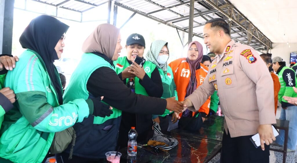 Ajakan tersebut disambut positif oleh Koko, perwakilan driver ojol, yang menegaskan kesiapan komunitasnya untuk membantu menjaga kondusivitas kota