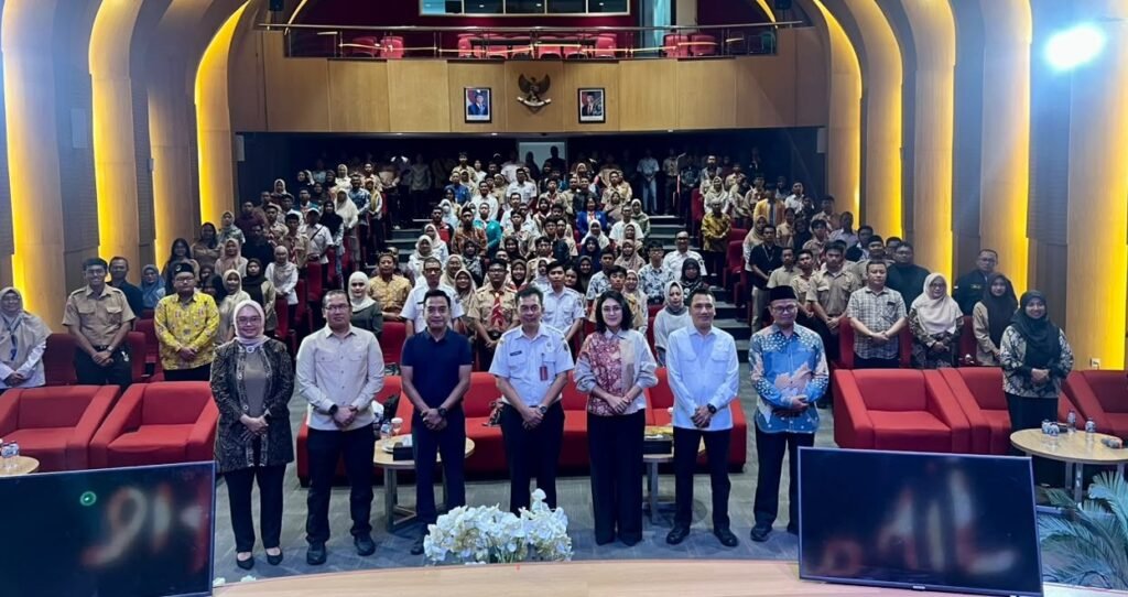 Densus 88 AT Polri bersama Dinas Pendidikan DKI Jakarta dan Kanwil Kemenag DKI Jakarta menggelar kegiatan Bedah Film “Jihad Selfie” dan diskusi interaktif yang diikuti 200 Ketua OSIS, guru, komite sekolah, serta wali murid SMA/MA negeri dan swasta se-Provinsi DKI Jakarta.