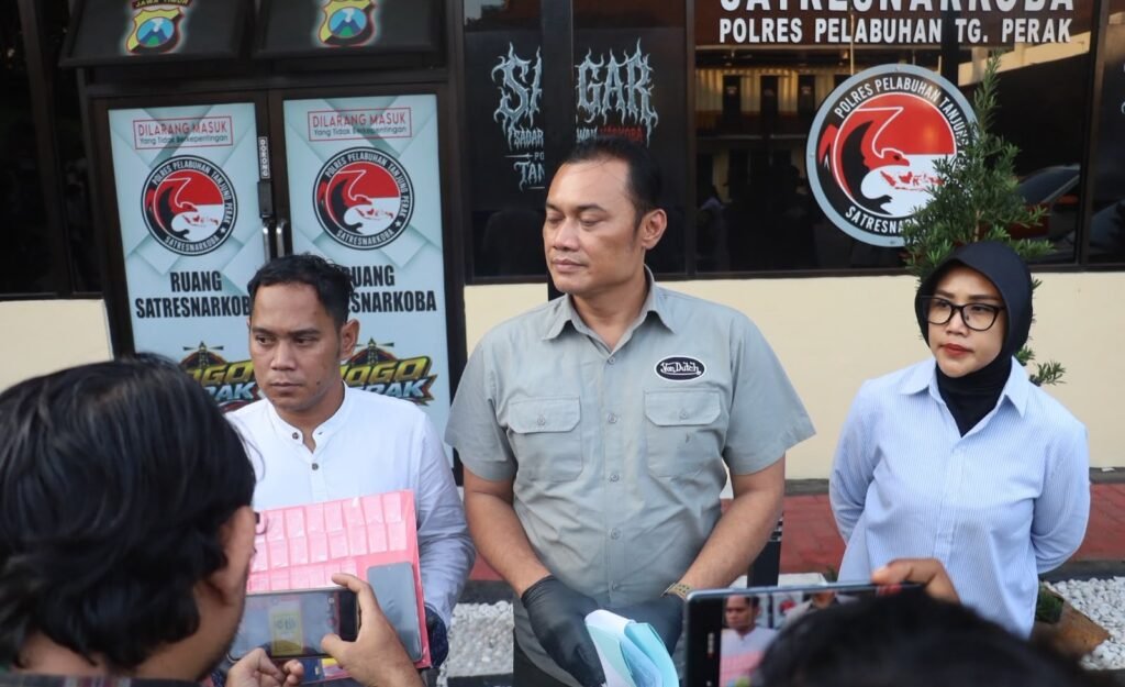 Polres Pelabuhan Tanjung Perak Amankan Residivis Pengedar Narkoba Sita 89,81 Gram Sabu