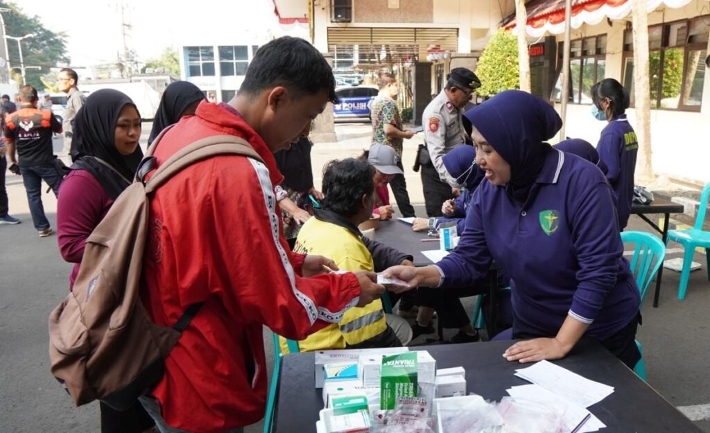 Polresta Malang Kota Gelar Makan Bersama dan Pemeriksaan Kesehatan Gratis, Perkuat Pelayanan untuk Masyarakat