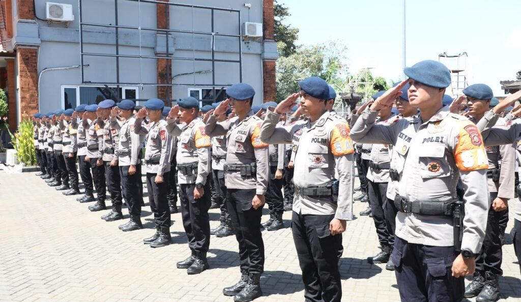 Polri Kerahkan 300 Personel Brimob dari Kaltim dan Bali untuk Tangani Karhutla di Kalbar