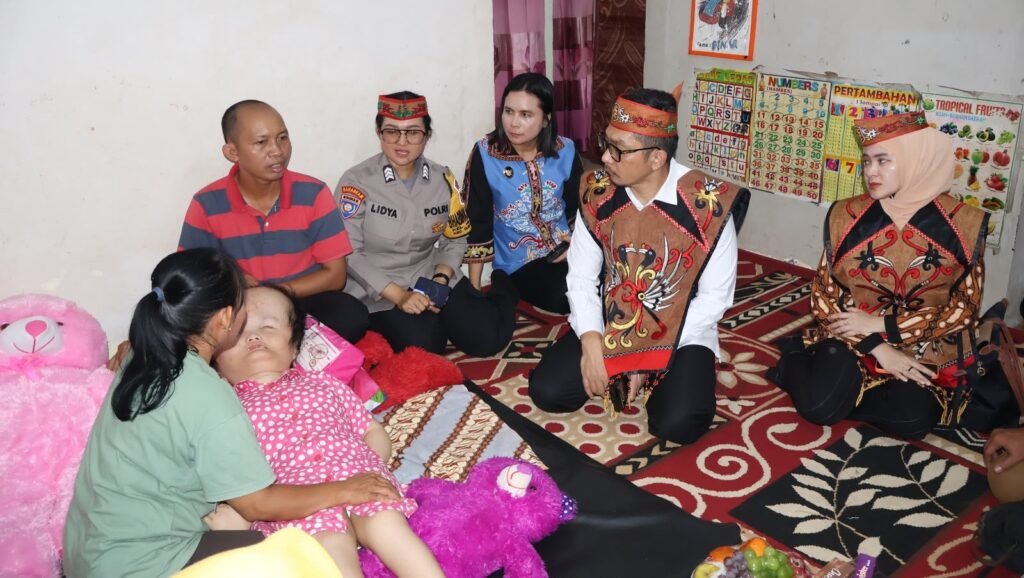 Aipda Yogi mengembangkan budidaya jamur tiram bersama Pemerintah Desa Kalahien dan PT Nusantara sebagai upaya pemberdayaan masyarakat sekaligus mendukung ketahanan pangan.