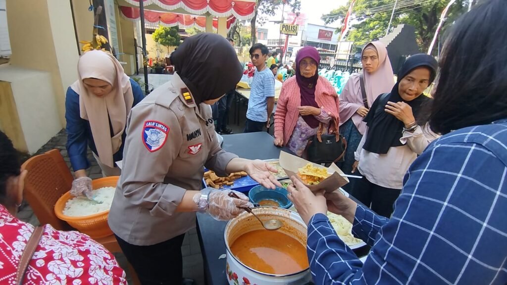 Melalui kegiatan MBG dan cek kesehatan gratis, Polresta Malang Kota terus memperkuat pendekatan pelayanan yang humanis sekaligus membuka ruang komunikasi dengan masyarakat