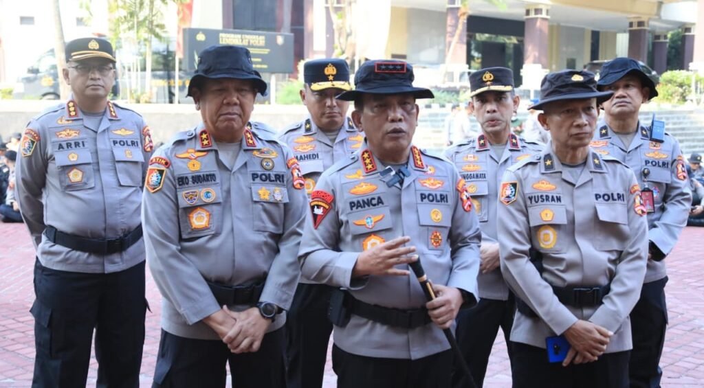 Polri mengerahkan 403 personel Satgas Penyuluhan dan Edukasi Pencegahan Kebakaran Hutan dan Lahan (Karhutla) ke delapan wilayah Polda sebagai langkah memperkuat upaya pencegahan melalui edukasi langsung kepada masyarakat