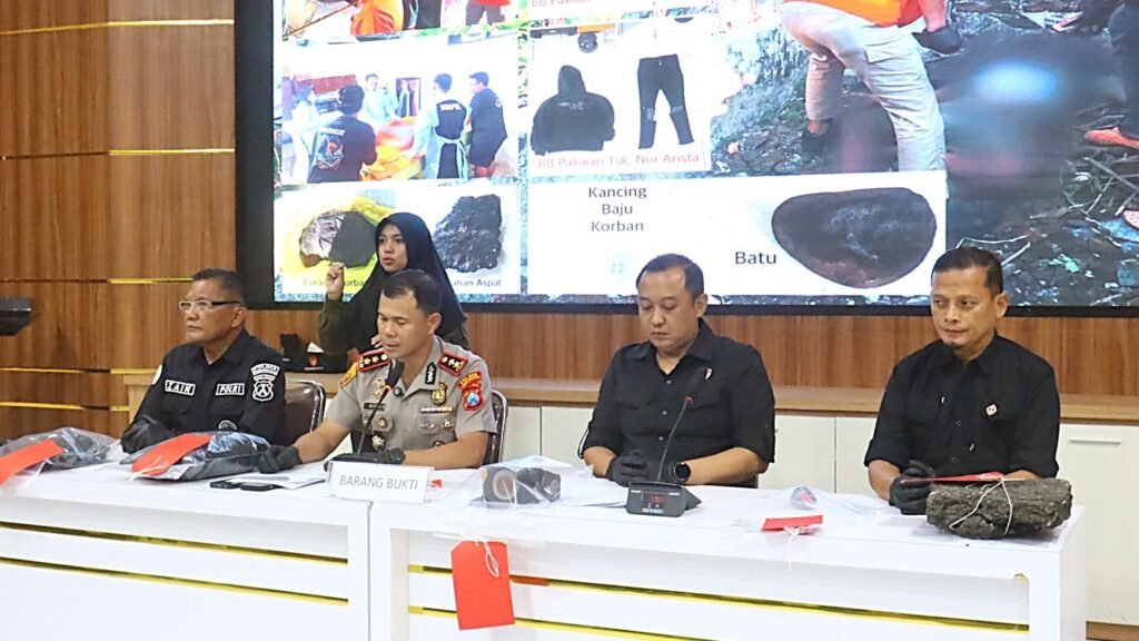 Atas perbuatannya, tersangka NAS dan AH dijerat Pasal 458 ayat (1) Undang-Undang Nomor 1 Tahun 2023 tentang KUHP tentang tindak pidana pembunuhan, subsider Pasal 468 ayat (2) tentang penganiayaan yang mengakibatkan orang meninggal dunia. Keduanya terancam hukuman penjara paling lama 15 tahun