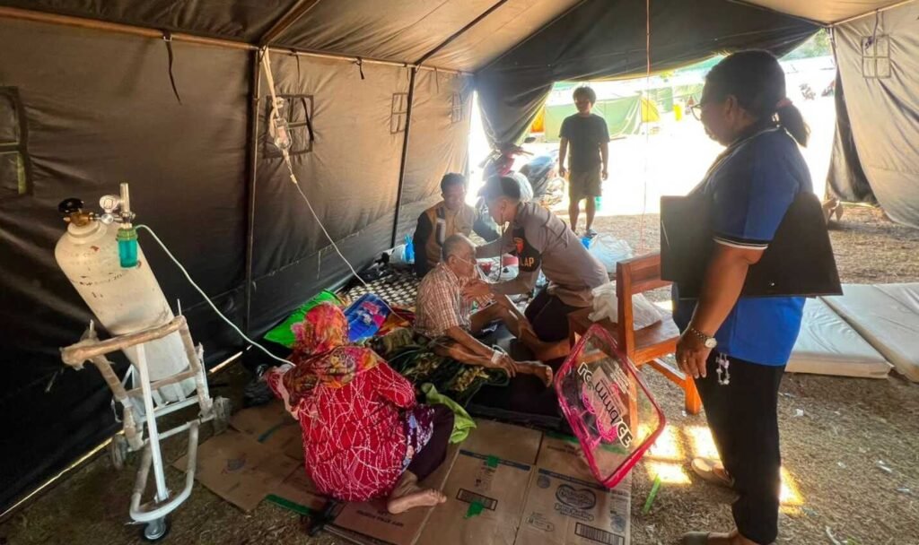 Follow Up Pasien, Tim Kesehatan Korbrimob Pastikan Kondisi Warga Terdampak Gempa Terpantau