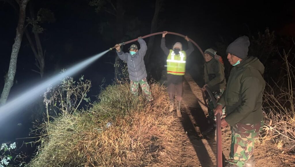 Polres Malang Terapkan Metode Sekat Jalur di Pos Jemplang, Cegah Api Karhutla Bromo Meluas