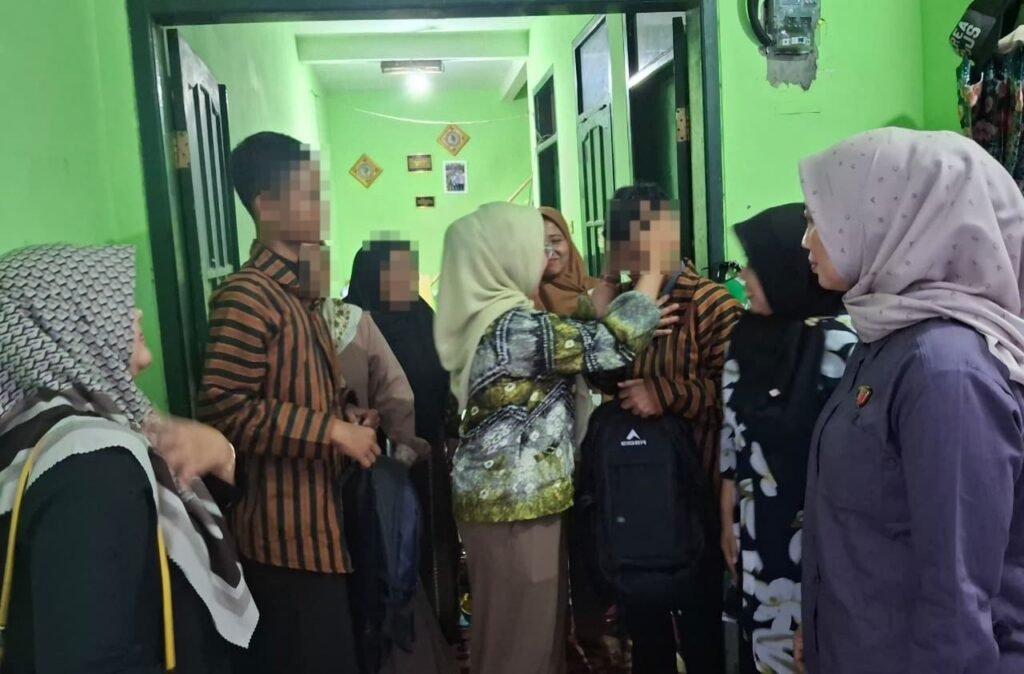 Kalau ada kekerasan terhadap anak, perempuan maupun kelompok rentan, jangan takut untuk berbicara dan melapor