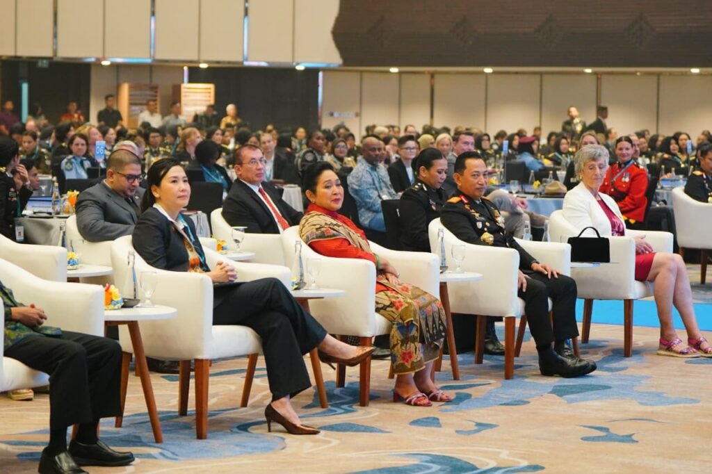 Kapolri berharap forum tersebut dapat dimanfaatkan untuk meningkatkan semangat, kapasitas, serta kompetensi polisi wanita, termasuk dalam mendukung pengembangan karier