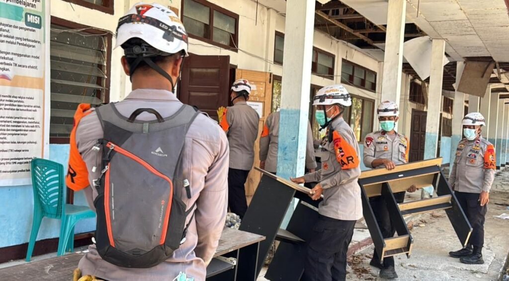 Brimob Hadir di Tengah Pemulihan, Bantu Fasilitas Ibadah dan Pendidikan Pascagempa