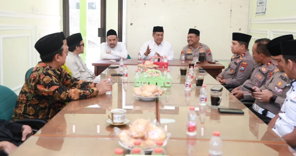 Pertemuan hangat yang berlangsung di markas nahdliyin tersebut bertujuan untuk mempererat sinergi dalam menjaga keamanan, ketertiban masyarakat (kamtibmas), serta kedamaian di seluruh wilayah Jember