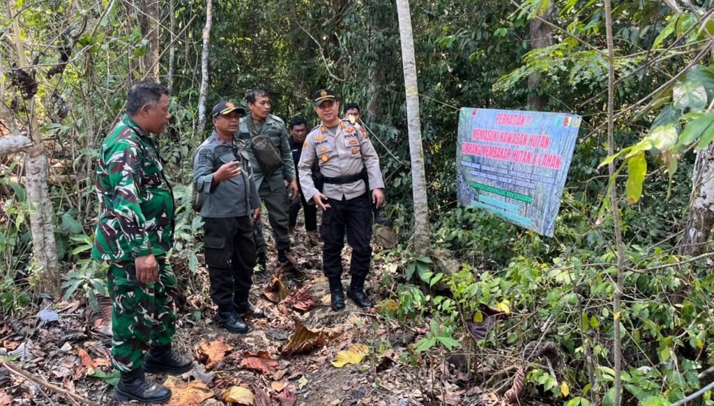 Polres Malang Gencarkan Deteksi Dini Karhutla, Sisir Area BKPH Sengguruh di Bantur