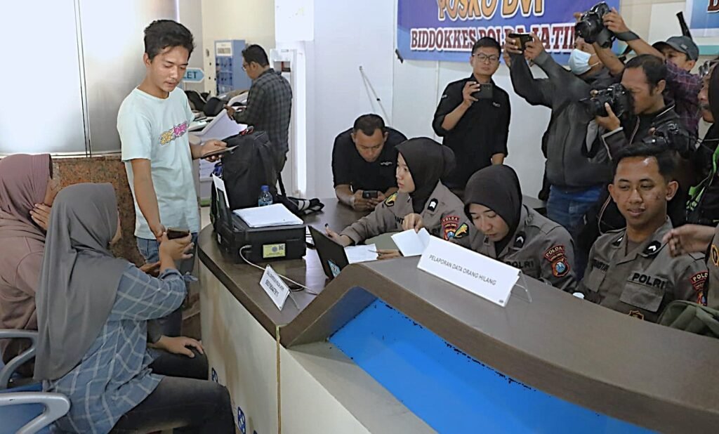 Posko DVI yang didirikan di Kawasan Tanjung Perak, Surabaya, tetap disiagakan penuh untuk melayani pihak keluarga dan mengumpulkan data yang diperlukan