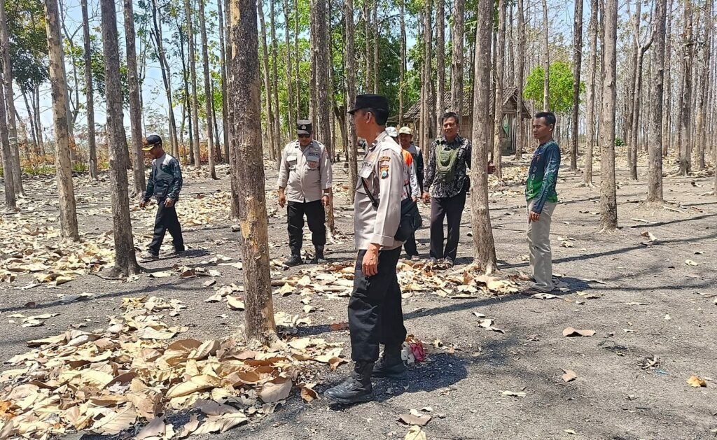 Sinergi Cegah Karhutla, Polres Bojonegoro Sisir Kawasan Rawan di Kedungadem