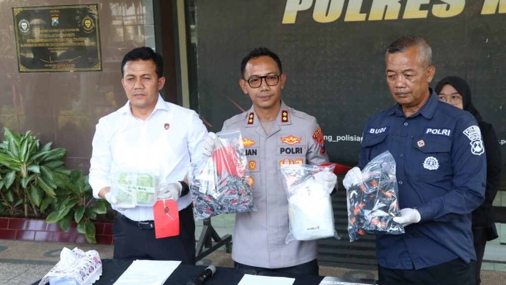 Polres Malang Gagalkan Peredaran 1,1 Kg Sabu dan Ribuan Ekstasi Asal Jakarta