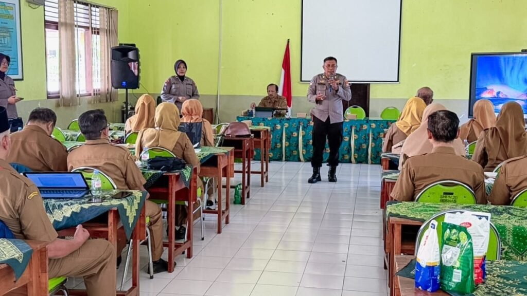 Cegah Kenakalan Remaja, Polresta Malang Kota Sosialisasikan Metode Terapi Psikologis kepada Kepala SMP se-Kota Malang