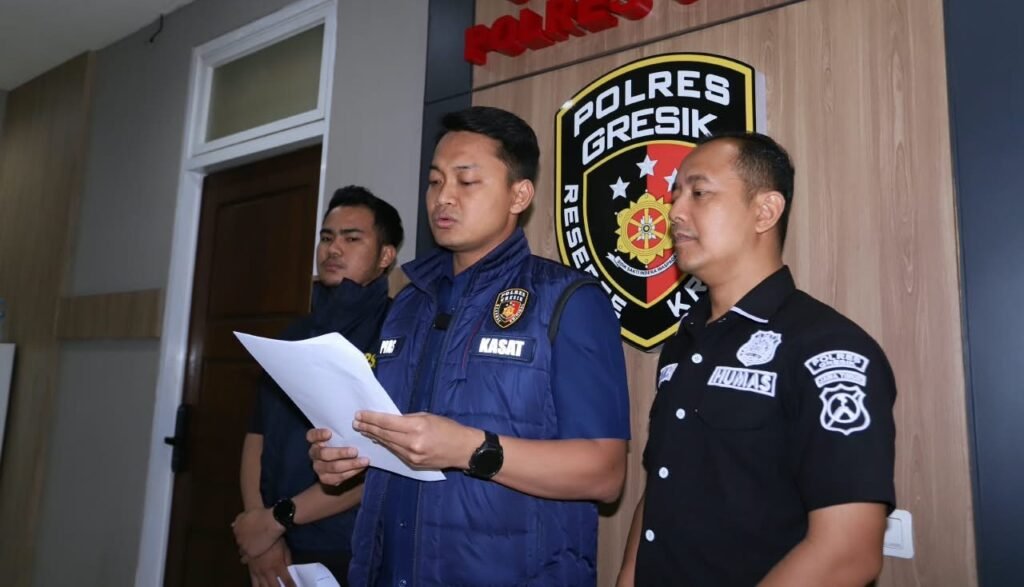 Dalam interogasi awal, FH dan HYU tidak dapat mengelak dan mengakui seluruh perbuatannya telah menggasak motor di Rest Area Wahas