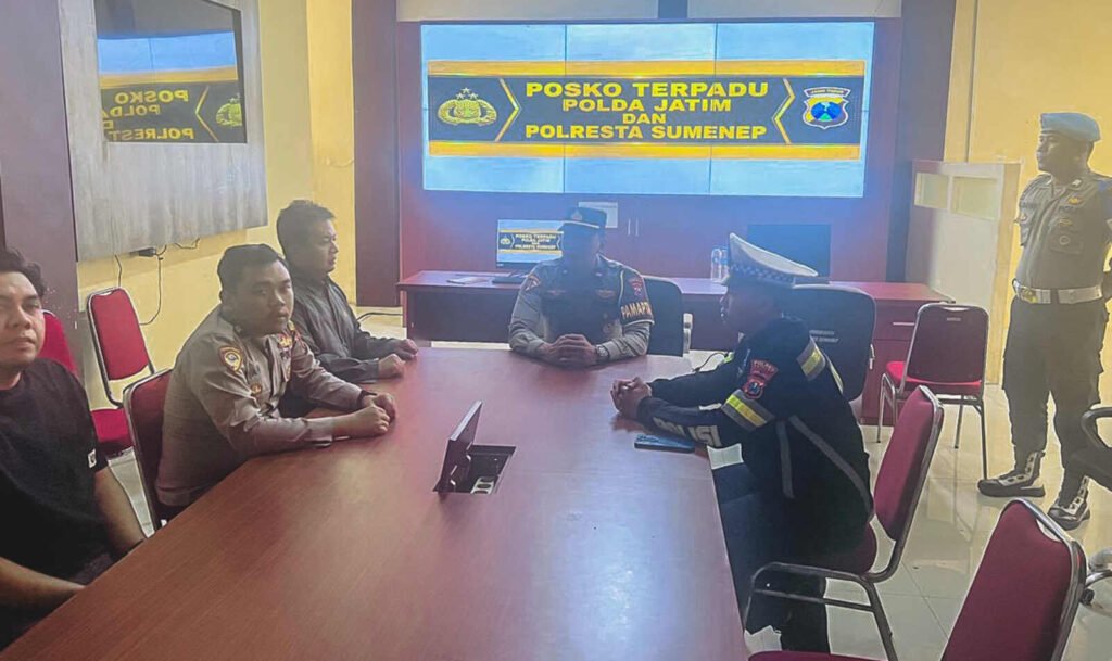 Tim Basarnas telah bertolak menuju titik koordinat terakhir keberadaan kapal dan mendirikan Posko Operasi SAR di Dermaga Trisakti Banjarmasin sebagai pusat kendali.