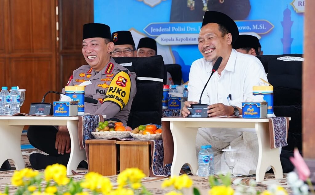 Ngaji Gus Baha Satukan Santri dan Jajaran Polri Se-Indonesia, 42 Ribu Peserta Gaungkan Semangat Kebangsaan