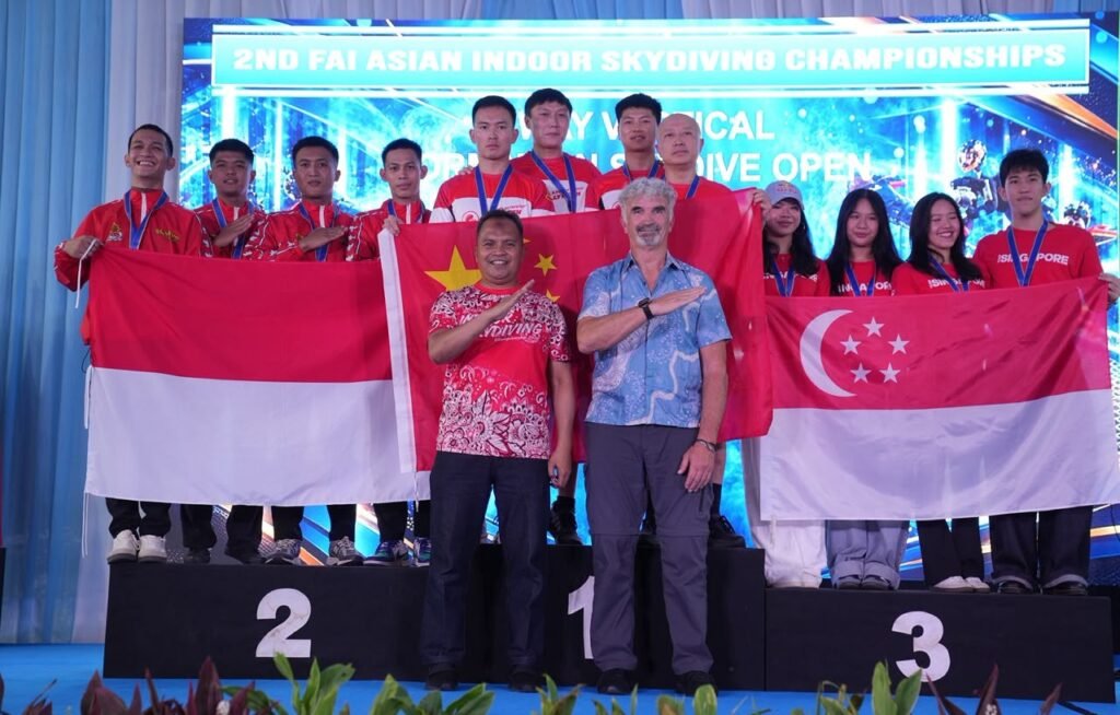 Tim Terjun Payung Polri yang memperkuat Tim Nasional Indonesia berhasil meraih satu medali emas dan dua medali perak pada 2nd FAI Asian Indoor Skydiving Championships 2026
