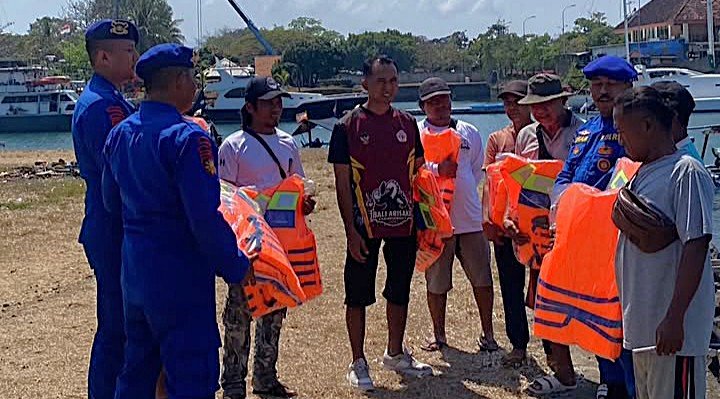 Guna menekan risiko kecelakaan laut (laka laut), Satpolairud Polresta Banyuwangi Polda Jatim terus memaksimalkan patroli perairan di wilayah Kabupaten Banyuwangi.