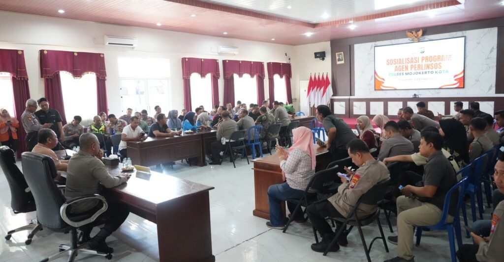 Polres Mojokerto Kota menggelar registrasi Identitas Kependudukan Digital (IKD) massal bagi anggotanya di Aula Prabu Hayam Wuruk
