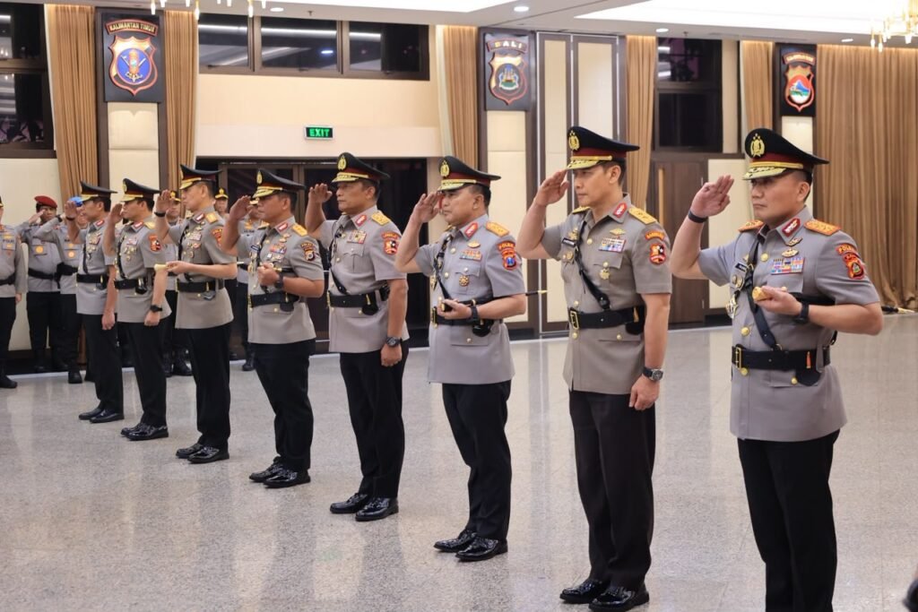 Lima jabatan strategis yang diserahterimakan meliputi Irwasum Polri, Kapolda Metro Jaya, Kapolda Maluku, Kapolda Jawa Timur, dan Kapolda Bali