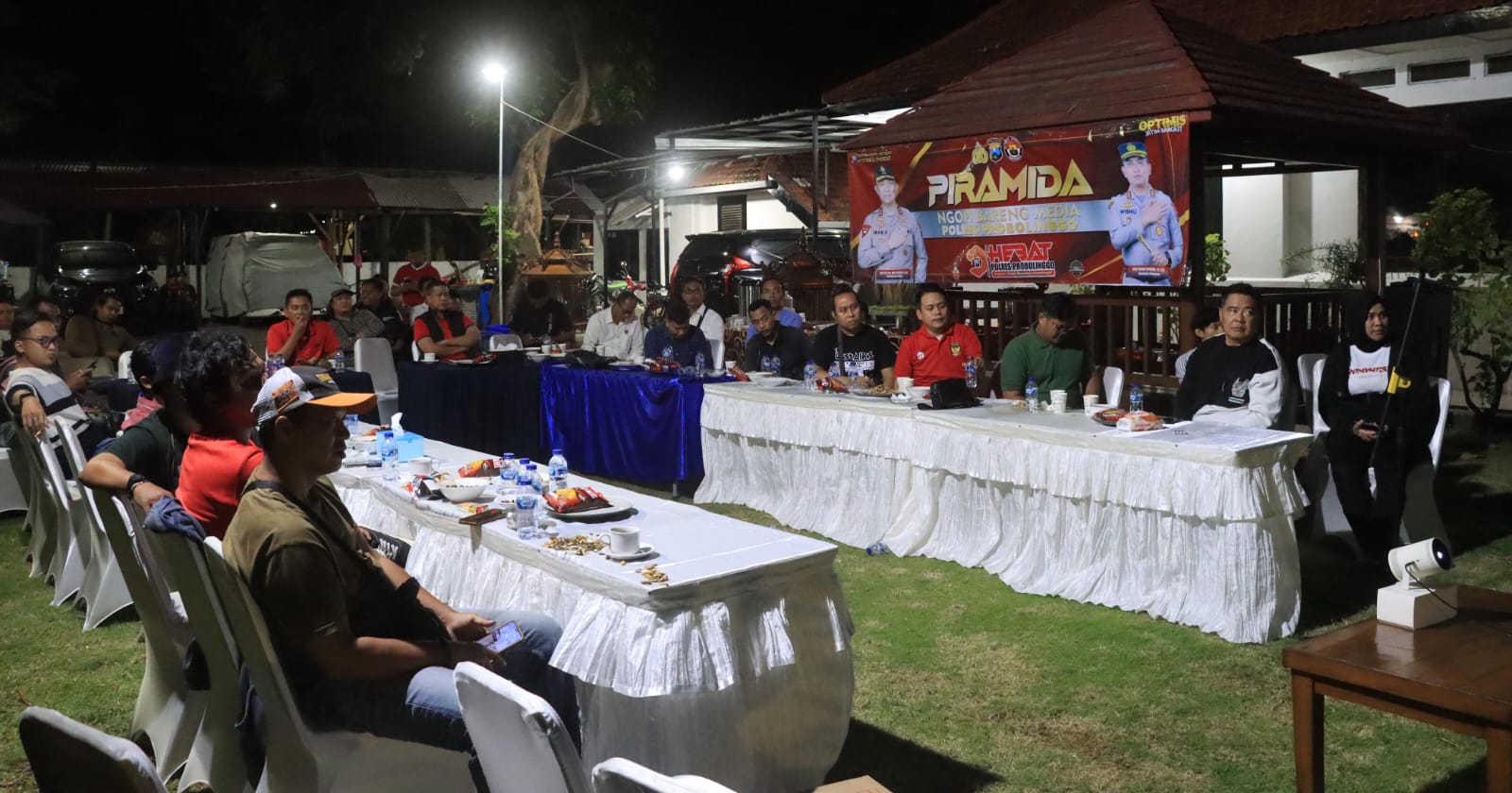 Polres Probolinggo Gelar Piramida, Nobar Final Piala AFF U-19 Rawat Sinergitas Bersama Media