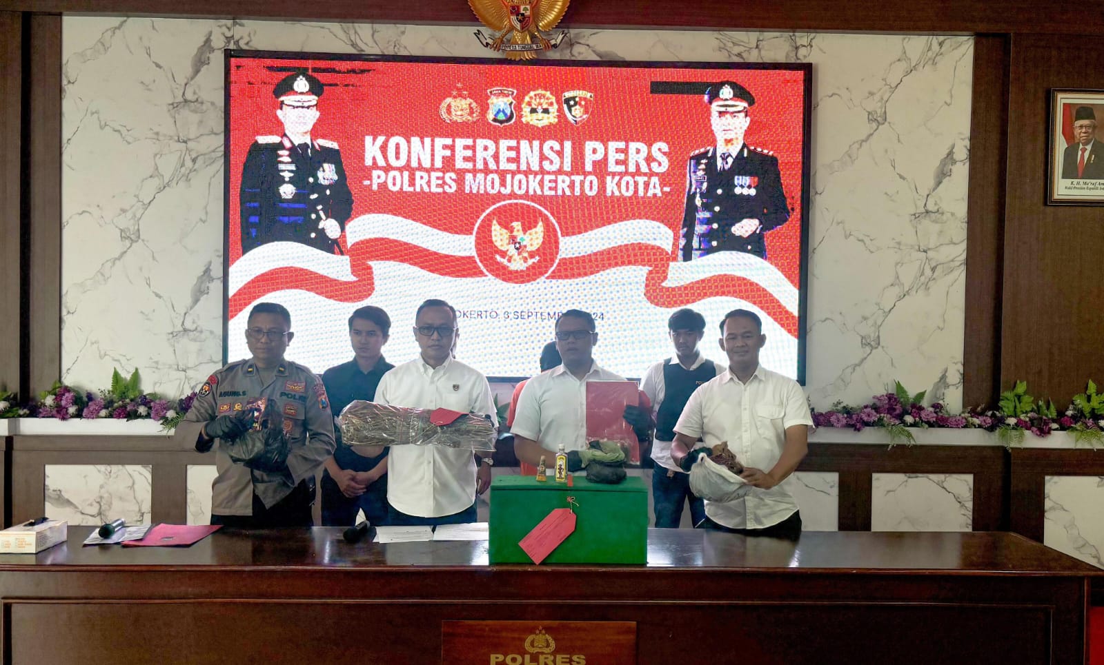 Polisi Amankan Dukun Asal Kota Mojokerto Mengaku Bisa Gandakan Uang Gaib