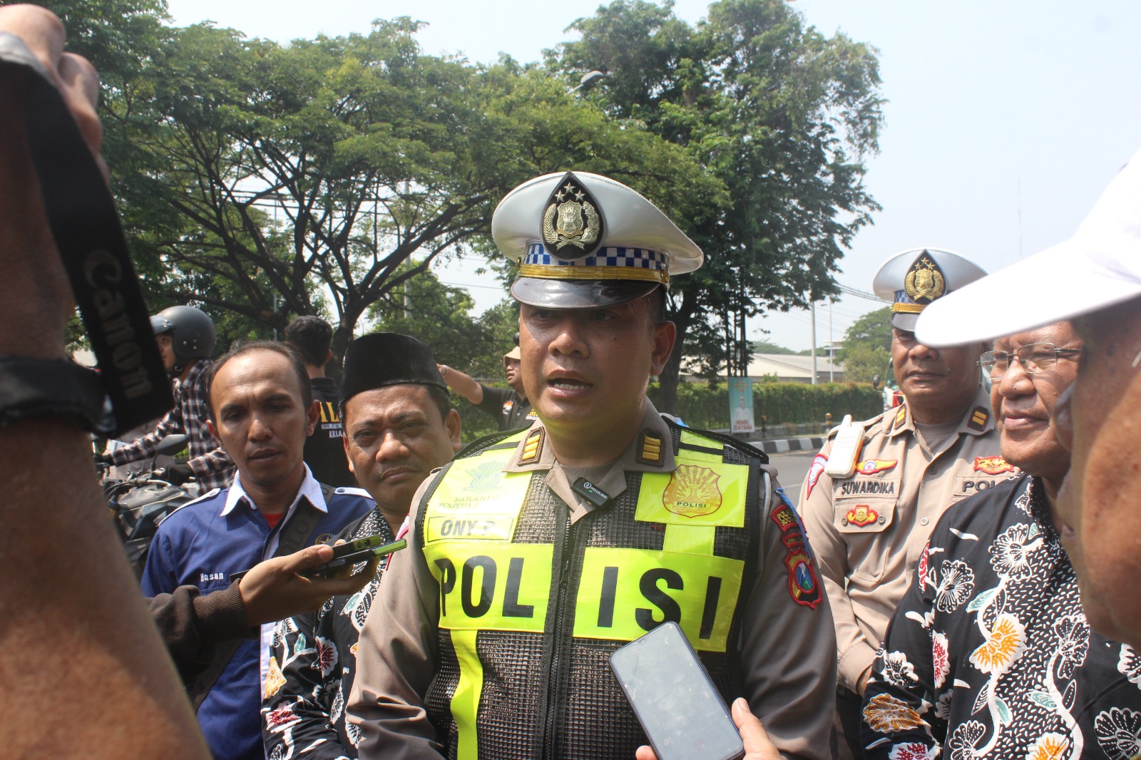 Ops Zebra Semeru 2024 Polisi Gelar Doa Bersama di Jalur Rawan Laka Lantas di Sidoarjo