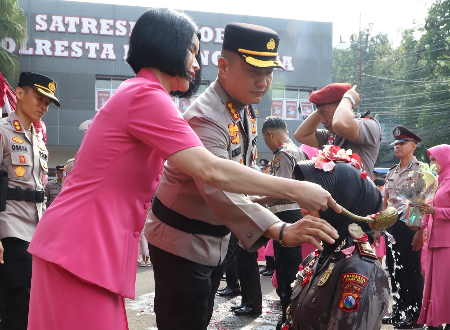 Hari Bhayangkara ke-79: Kapolresta Malang Kota Naikan Pangkat 54 Personel, Satu Pejabat Utama Menjadi Kompol