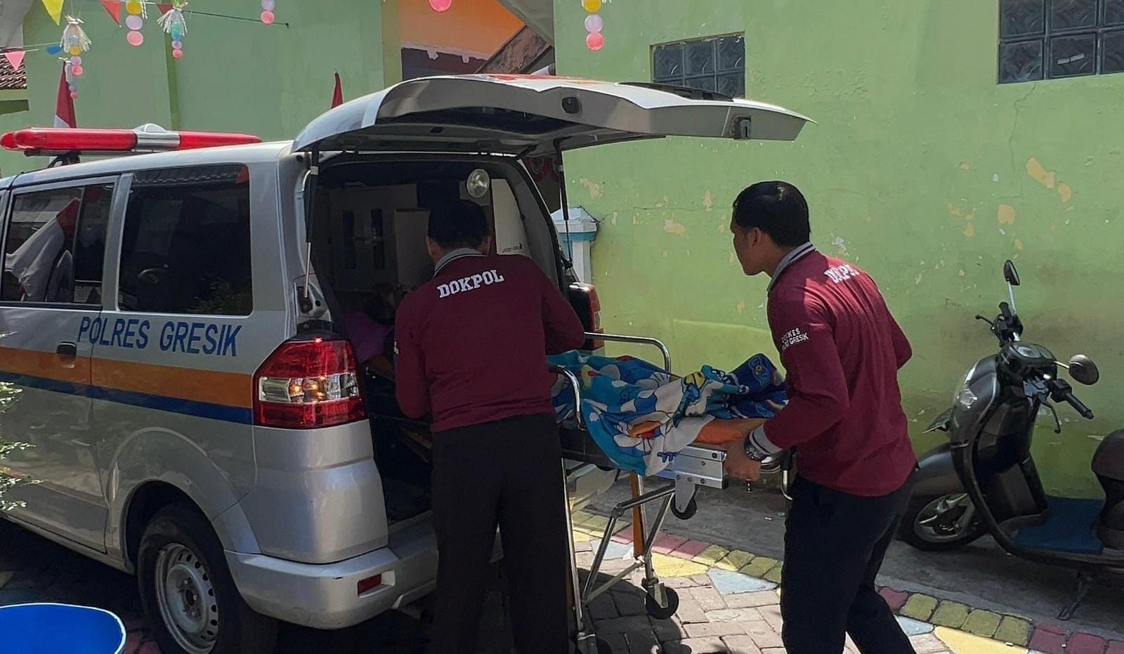 Polri Untuk Masyarakat: Polres Gresik Hadirkan Ambulan Gratis Layanan Cepat Tanggap Bagi Warga