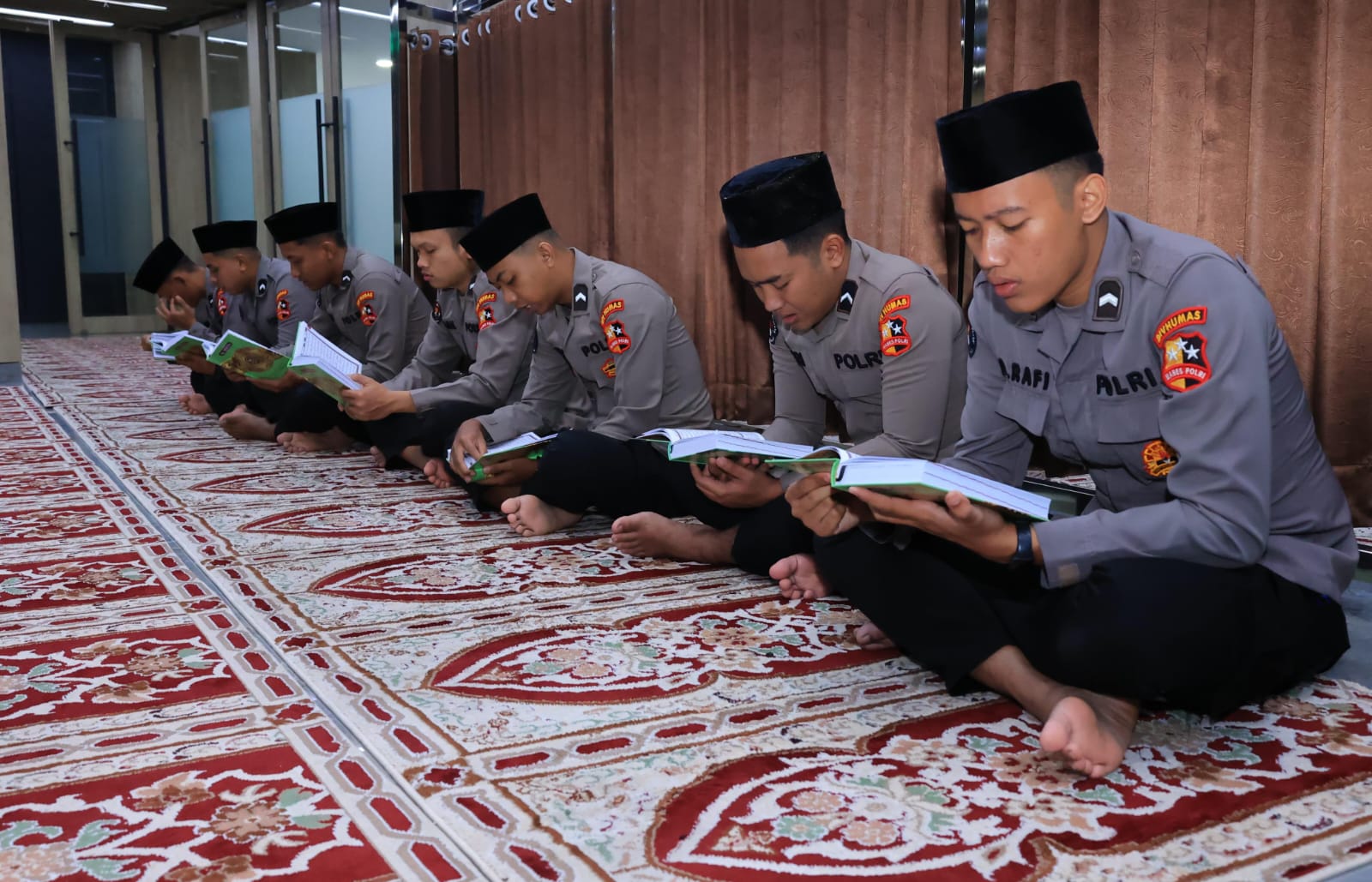 Divhumas Polri Tebar Keberkahan Lewat Pengajian dan Khataman Rutin