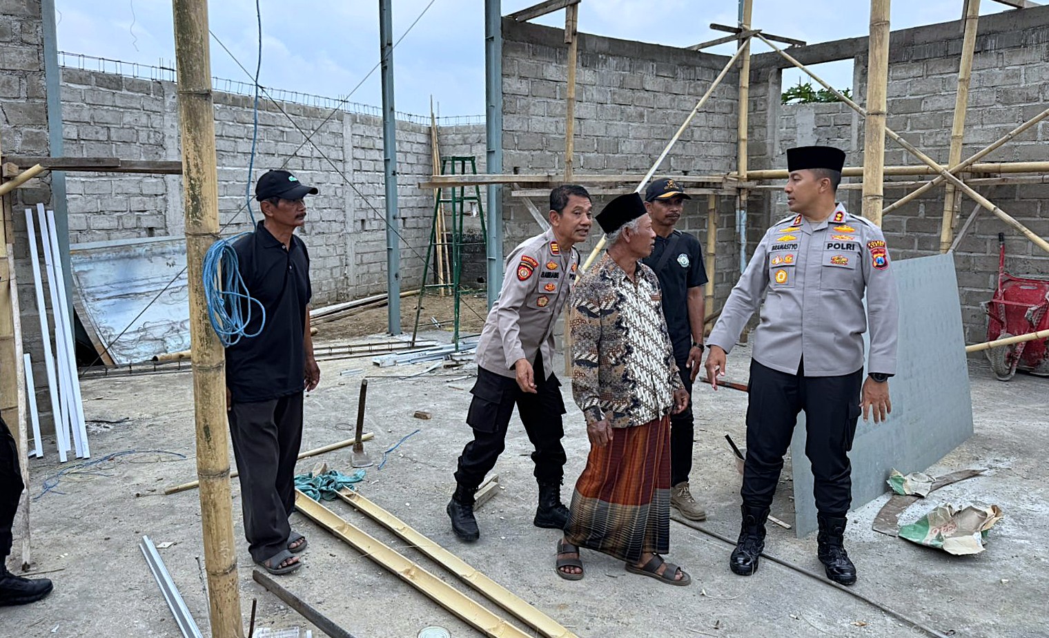 Polri Peduli: Polres Kediri Salurkan Bantuan Untuk Pembangunan Masjid