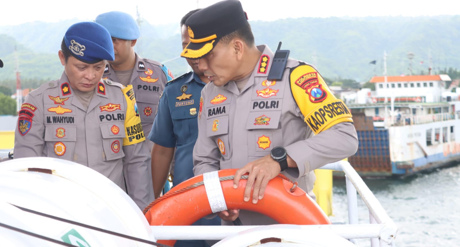 Jelang Nataru Polresta Banyuwangi Gelar Pemeriksaan Keselamatan Terpadu di Pelabuhan Ketapang