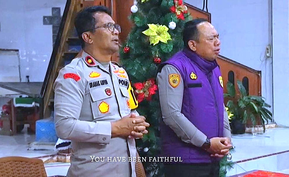 Rayakan Natal Bersama Warga Terdampak Bencana, Polri Hadir di Dua Gereja HKBP Tapanuli Utara