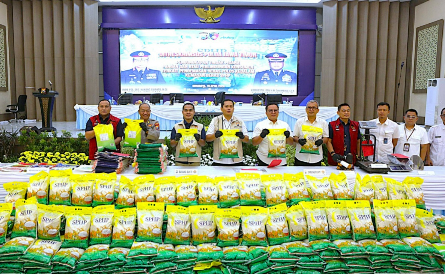 Polda Jatim Bongkar Praktik Beras SPHP Oplosan, Tersangka Asal Probolinggo Diamankan