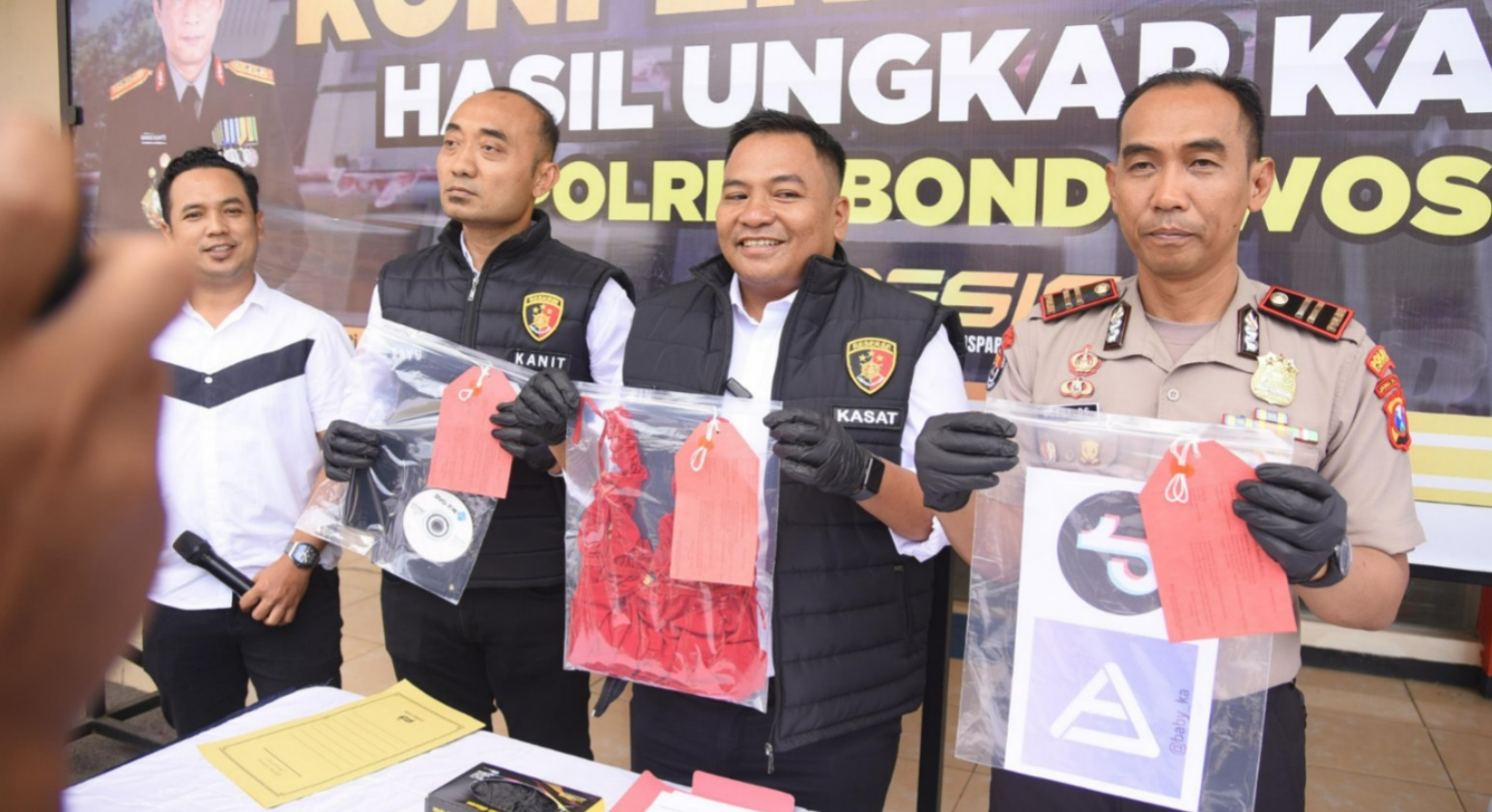 Polres Bondowoso Ungkap Live Streaming Asusila Dua Tersangka Diamankan