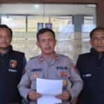 Tersangka mendekati korban yang hendak menyeberang dan mendadak meremas bagian sensitif korban