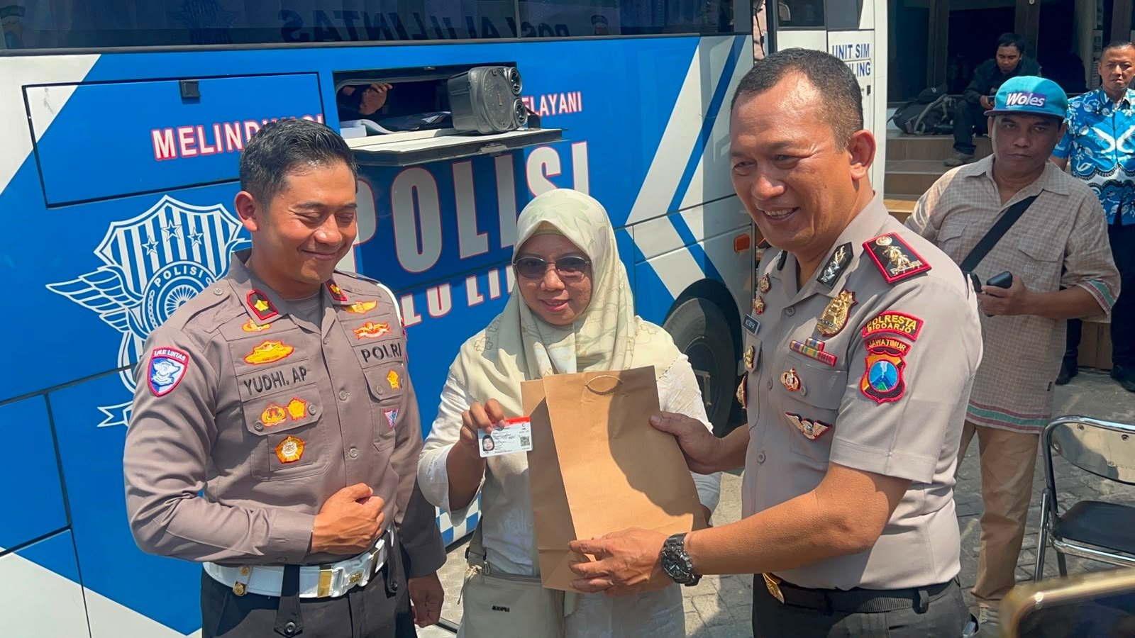Layanan SIM Keliling 24 jam merupakan wujud komitmen Polri untuk terus menghadirkan pelayanan publik yang semakin mudah, cepat, dan dekat dengan masyarakat